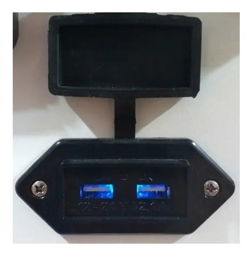 Carregador Usb Náutico Arieltek C/ Iluminação Quadrado Branco